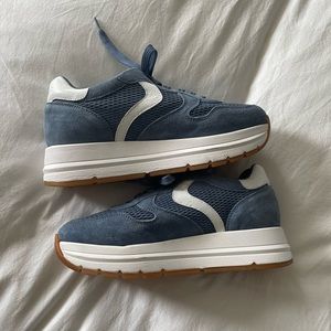 Voile Blanche Platform Sneakers